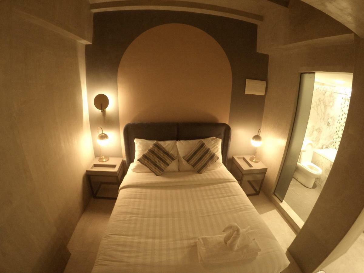 Citizen Hotel Mandaluyong Esterno foto