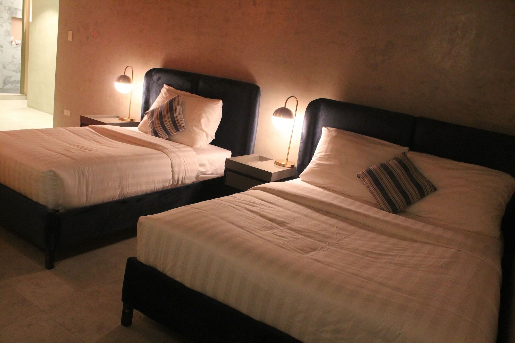 Citizen Hotel Mandaluyong Esterno foto